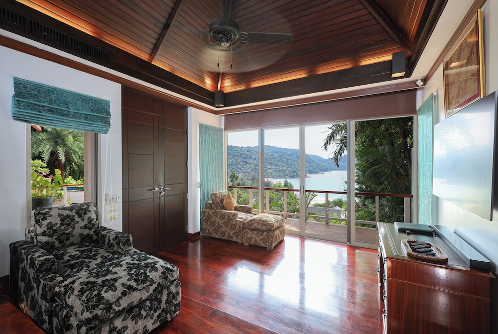 Katamanda seaview villa Kinnaree near Kata beach