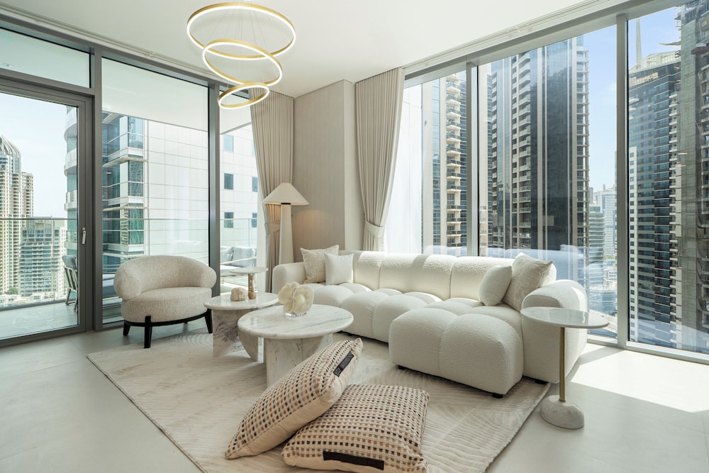 Experience 2BR Luxury Living  LIV Marina