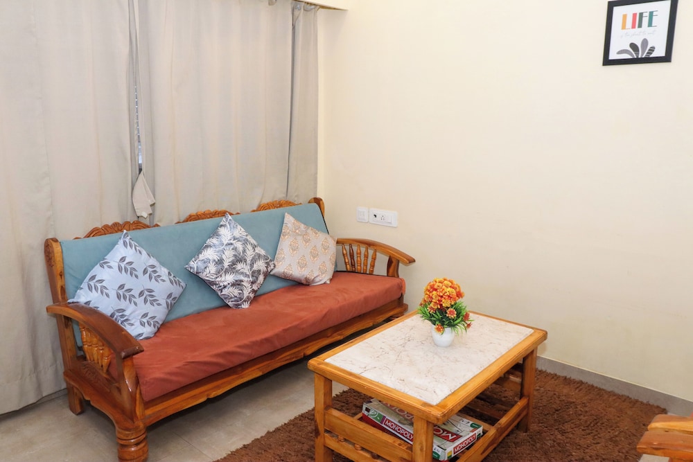 Pinaki Comfort Stay, Vile Parle - Near Airport