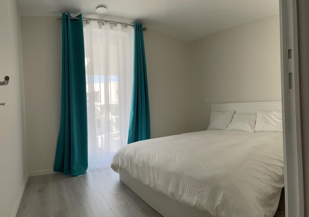 Huswell - Family-friendly Apartment in Nieuwpoort With Shared Summer Pool