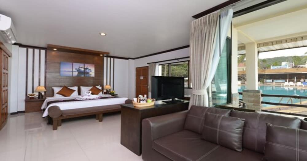 Phangan Bayshore Resort