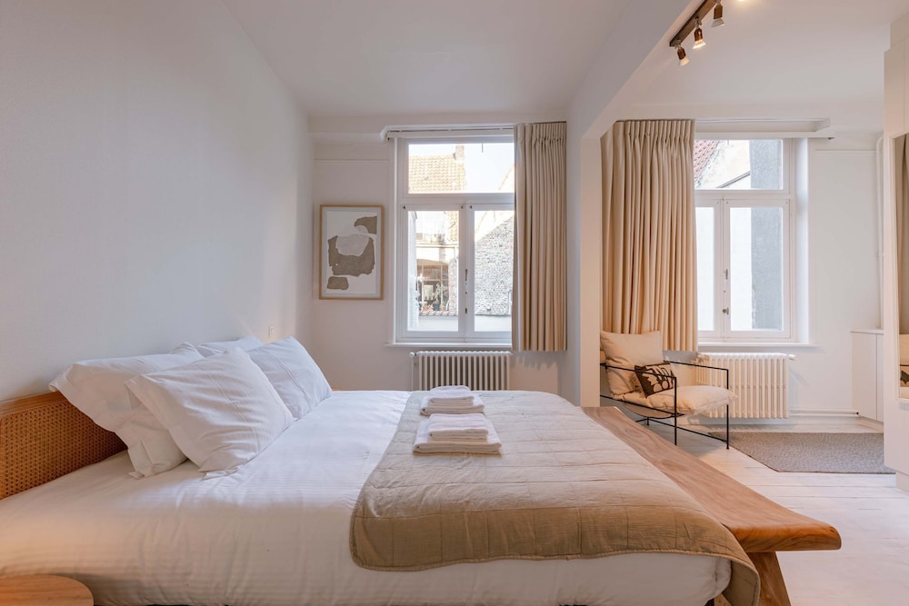 Bruges Vacations - Inviting and Bright Guest Room in City Center - Property Image 16