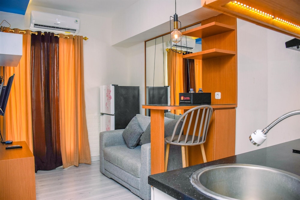Nice and Warm 2BR at Podomoro Golf View Apartment