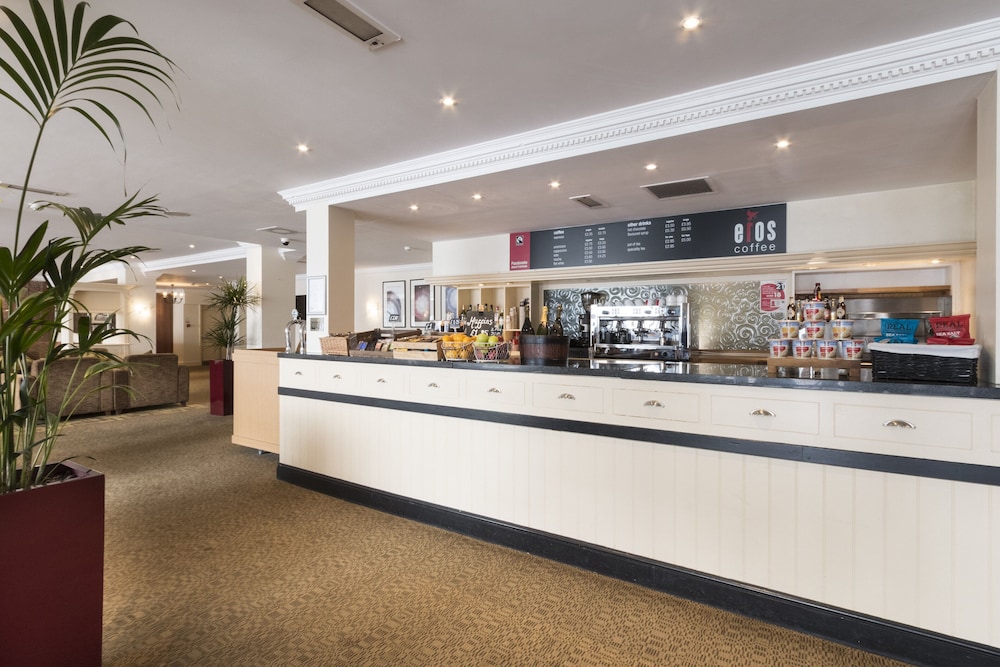 West Drayton Vacations - Thistle London Heathrow Terminal 5 - Property Image 2