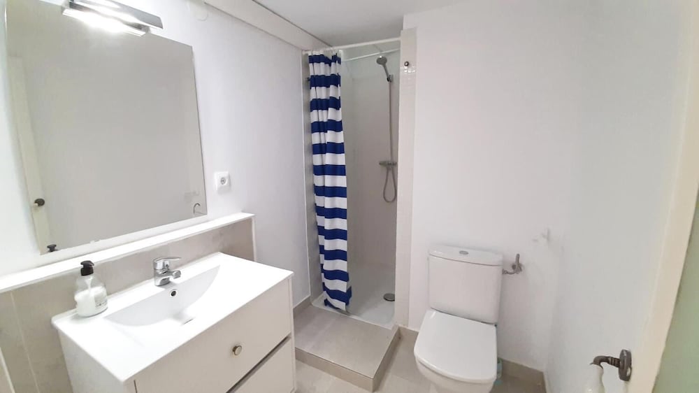 Gregal in Llafranc With 2 Bedrooms and 1 Bathrooms