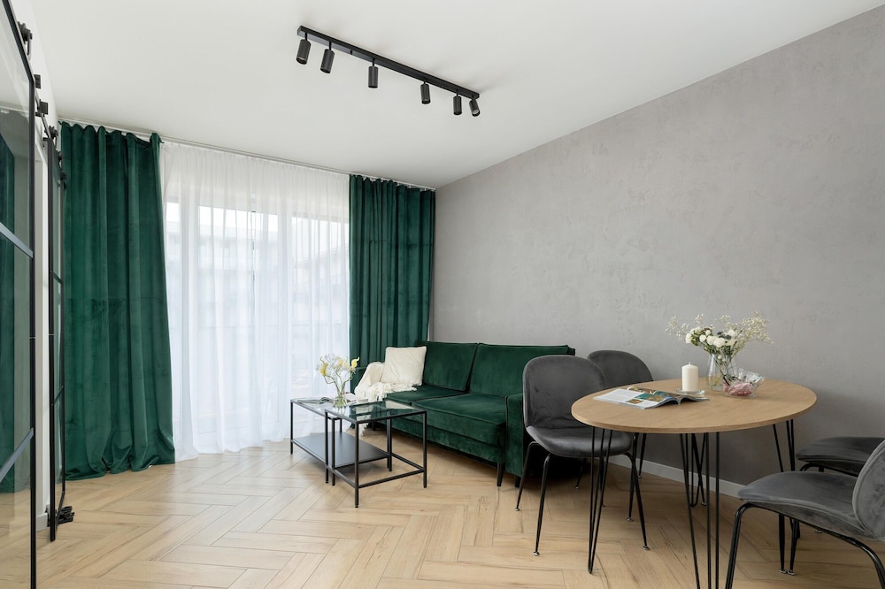 Apartment in Dziwnow With River View & Spa