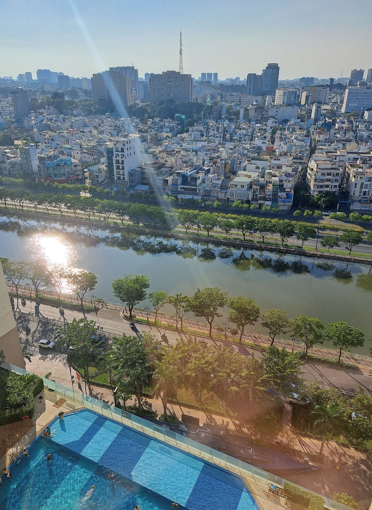 Gold View Saigon Riverside