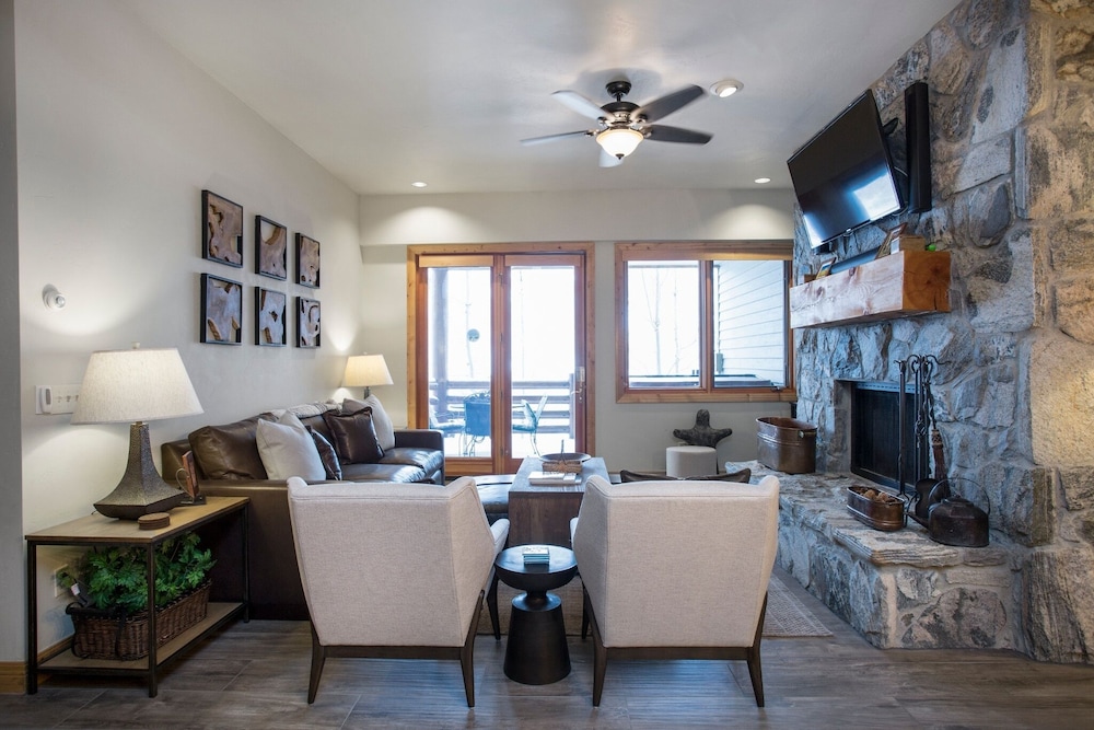 Trail's End Lodge at Deer Valley Resort - Two Bedroom Residence with Spa #404 2 Condo