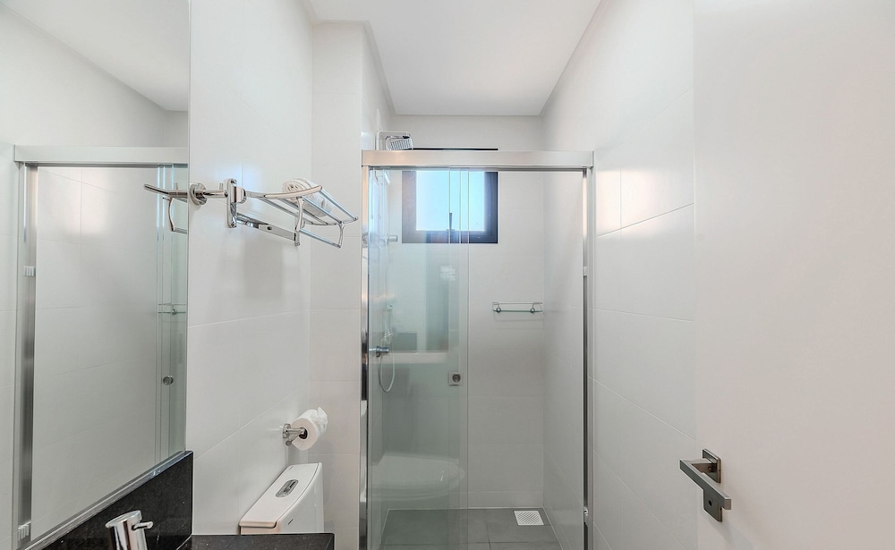 MHF II Apts Variados em Prédio com Vista para o Mar em Itapema