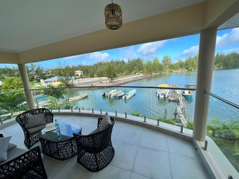 Mae Water Front Apartments view 3