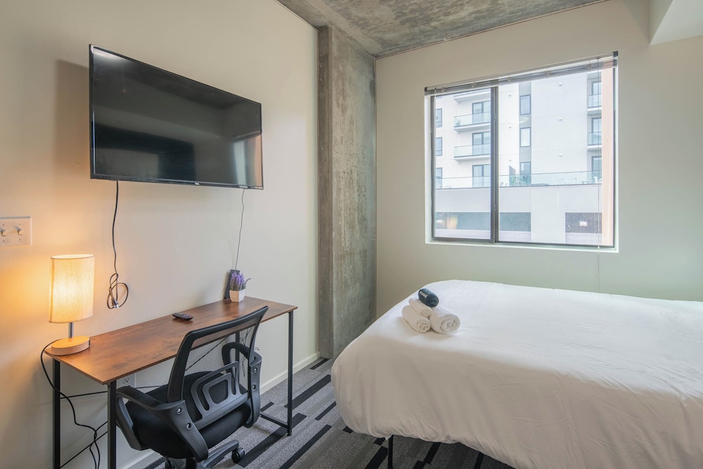 ROVE LIVING/KL - Roosevelt Point