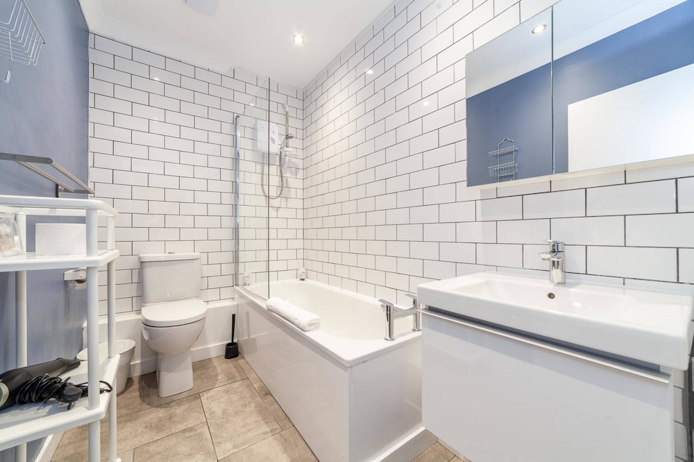 Bright and Cosy Apartment in South London