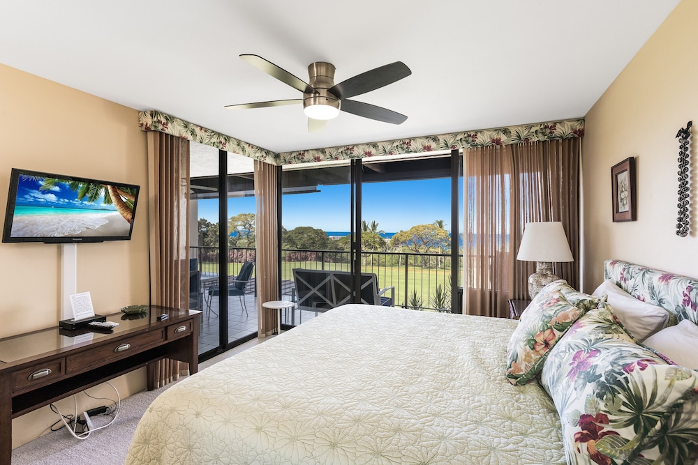 Country Club Villas #216 2 Bedroom Condo