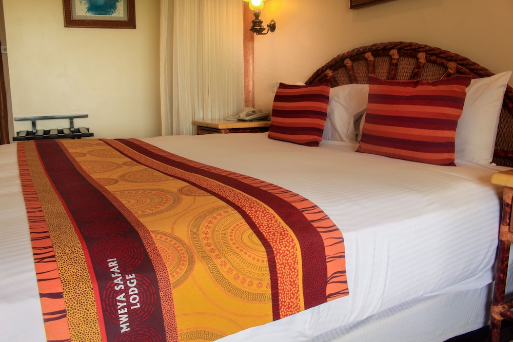 Mweya Safari Lodge