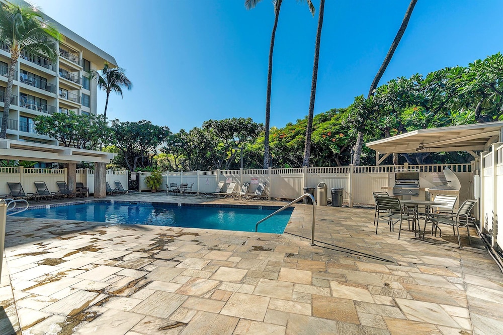 Kihei Akahi C-411 - Modern Top to Bottom Remodel, Split-ac, Across From Kam II