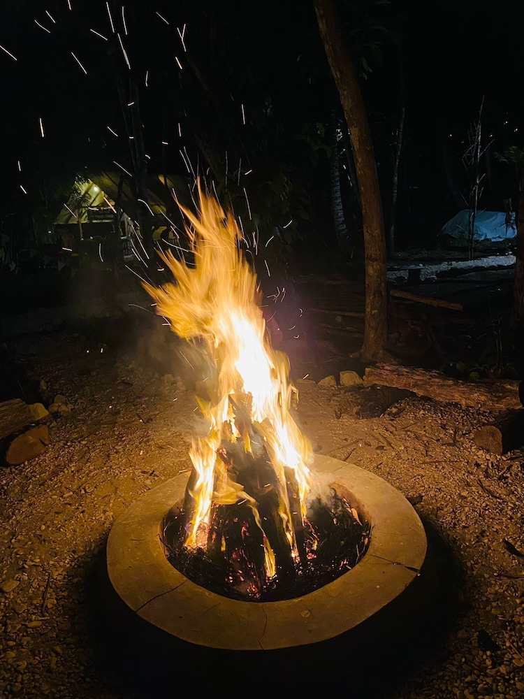 Lainkalogos Glamping