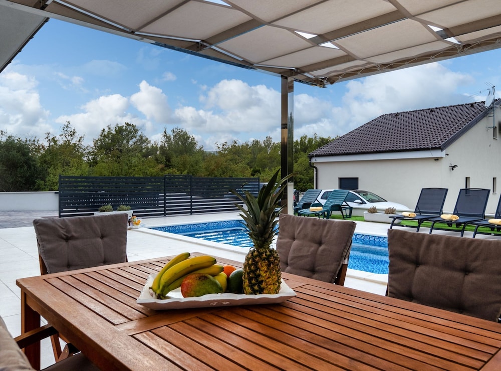 Villa Shaula 2