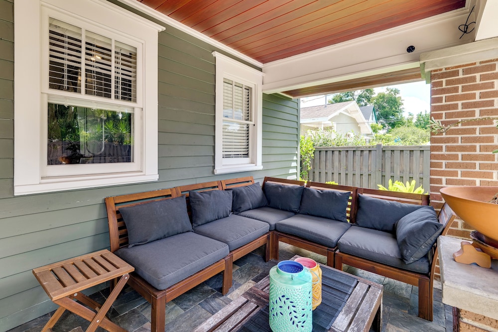 Renovated, Stylish Retreat w/ Patio in Lakeland!