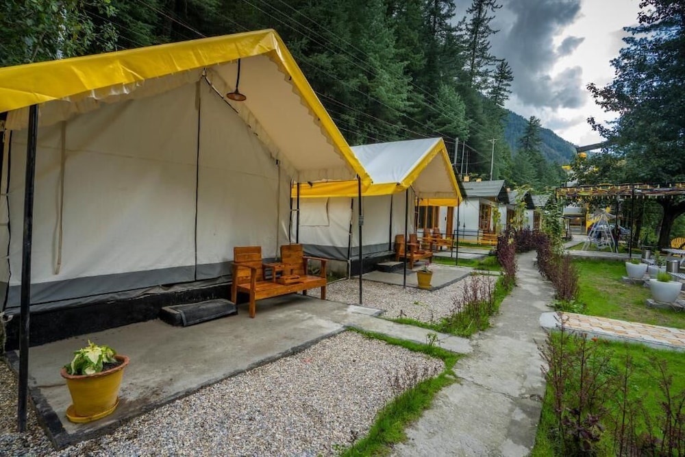 The Hosteller Kasol, Riverside