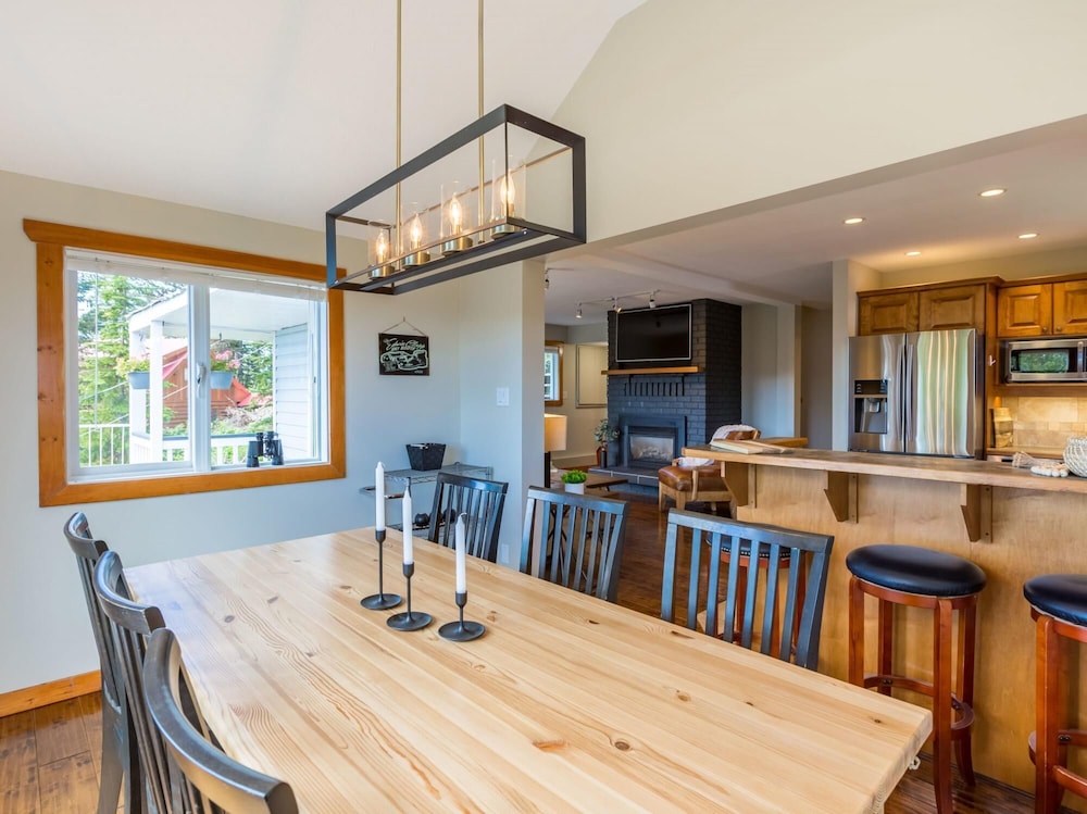 The Summit No Service Fees Hottub Patio BBQ