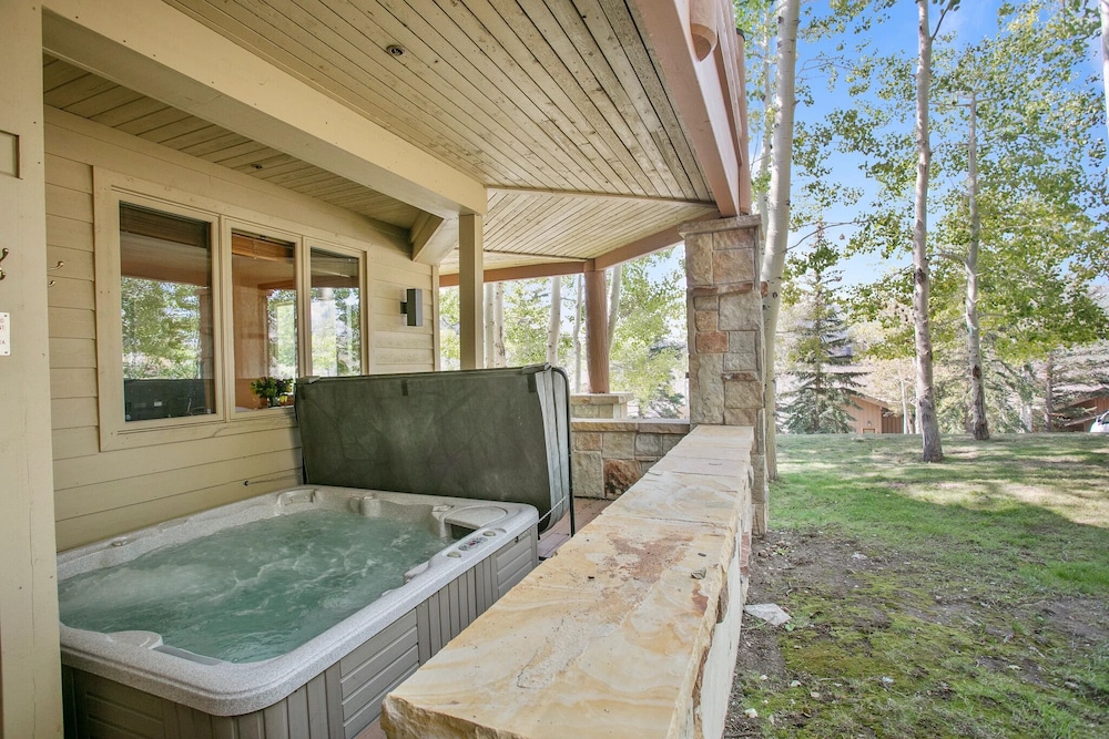 Twin Pines at Deer Valley Resort - Three Bedroom Condo with Hot Tub #5 3 Condo