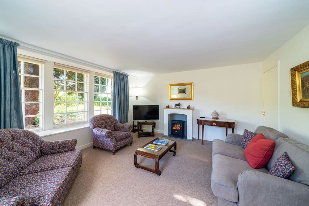 Kirkgate Cottage Countryside Living view 2