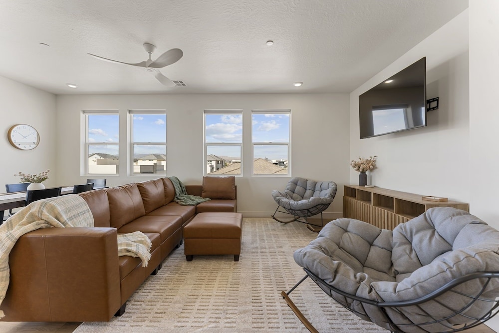 St. Gorgeous 3 Bedroom Condo