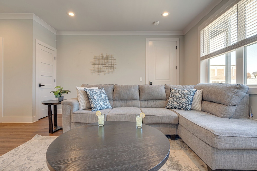 Merry Melrose -mins to Broadway- Sleeps 6