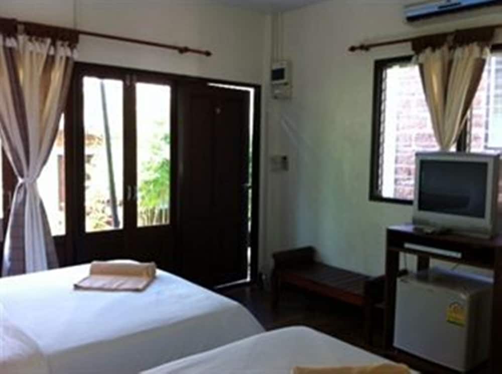 Sunset Cove Resort