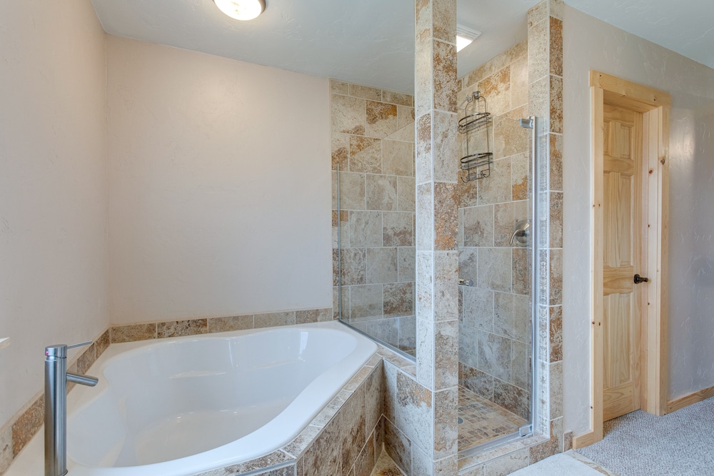 Jefferson Home w/ Mountain Views: Near Ski Slopes! view 3