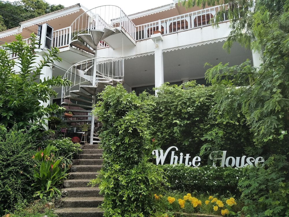 White House Mountian Beach Resort