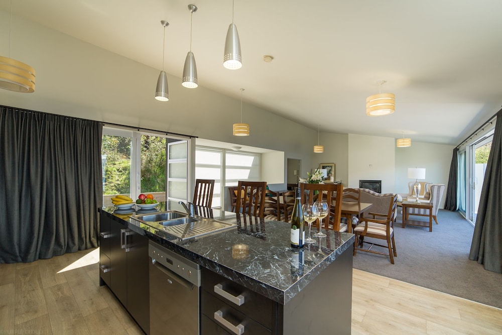 Gemini Lake View Villa