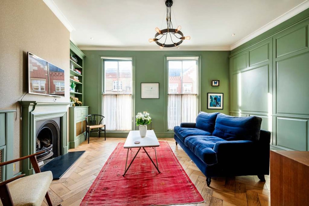 The Chelsea Flower 2 bed -by Out of Office Lifestyle
