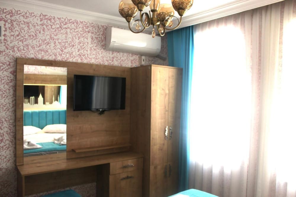 Megaron Hotel - Image 20