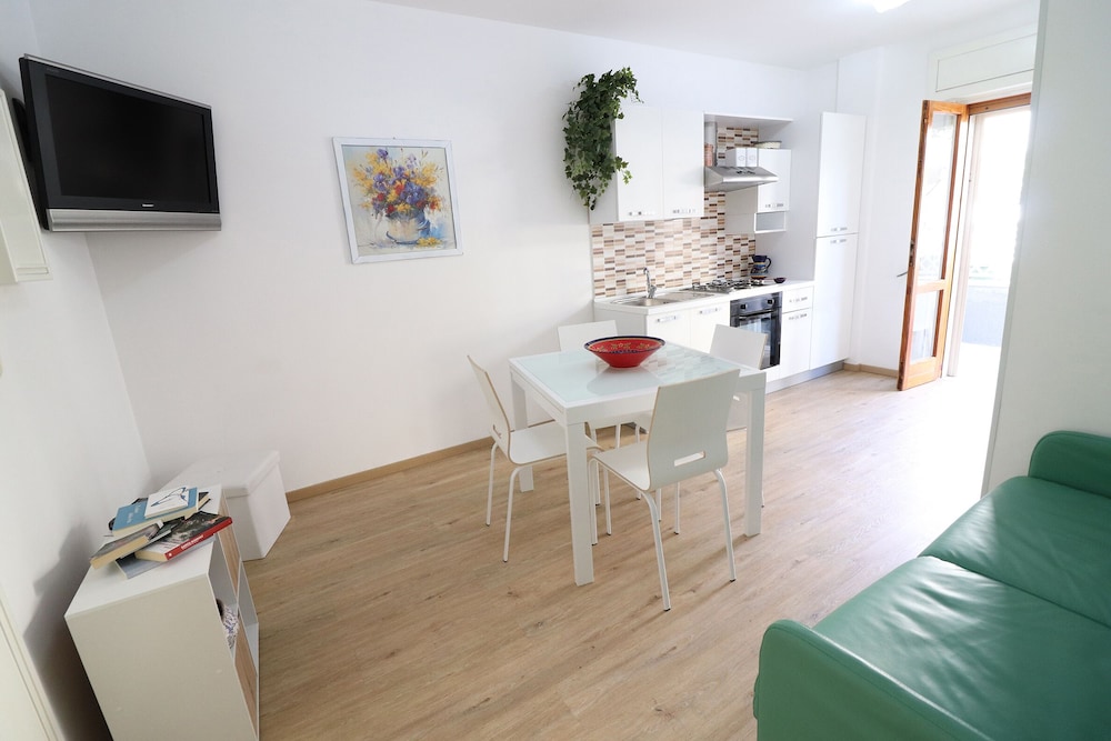 Luisa Holiday House With Air Conditioning And Balcony photo 2