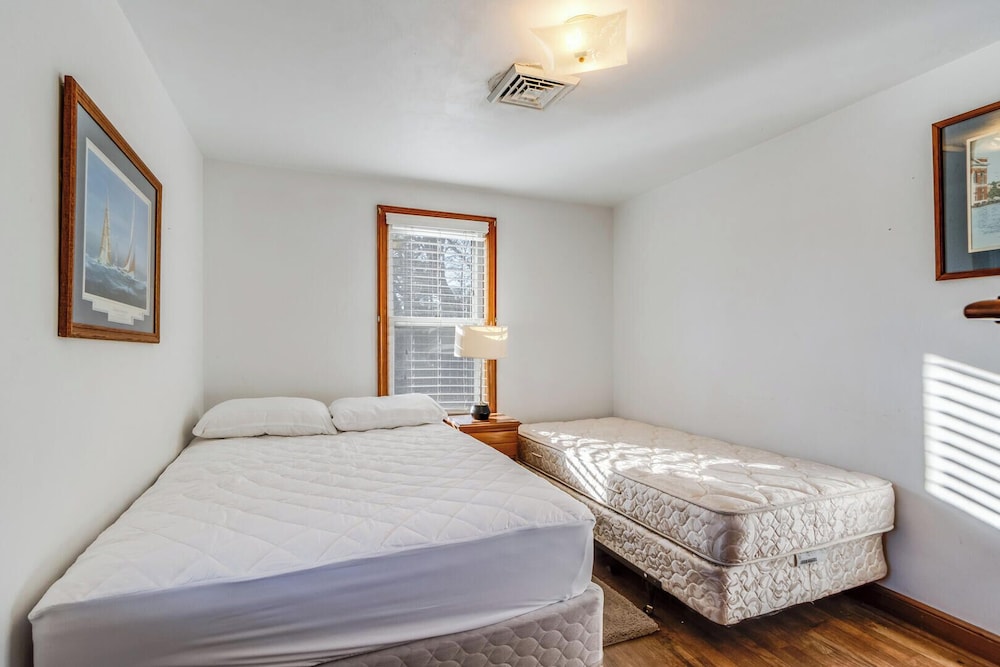 Hickman Street 103 APT 2 2ND Floor
