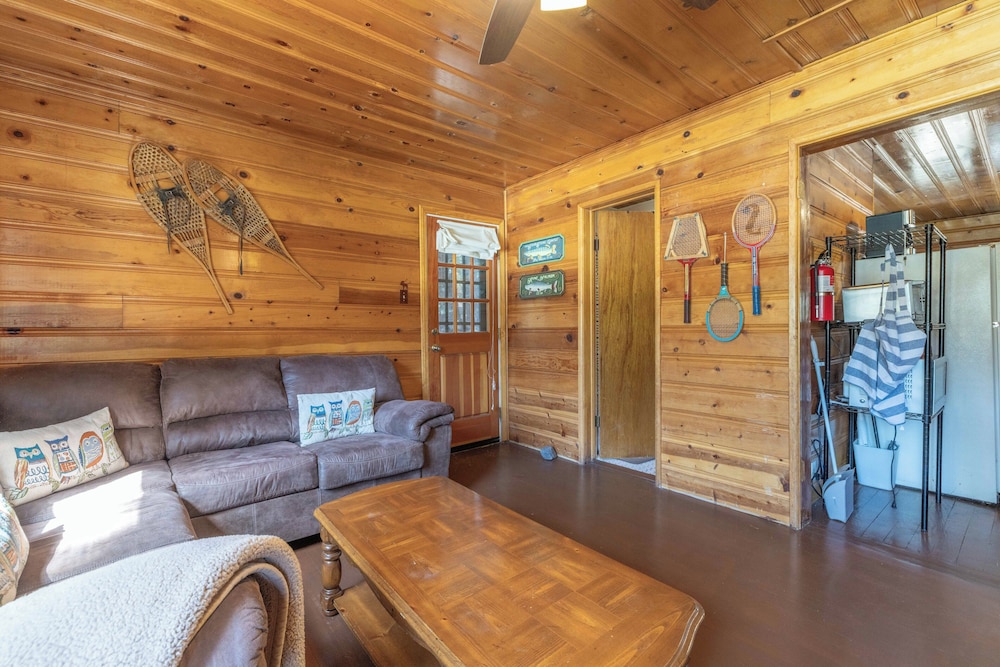 True Big Bear Lake Cabin with jacuzzi