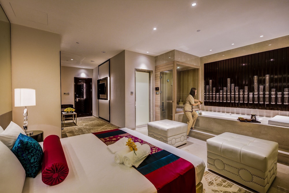 NagaWorld Hotel & Entertainment Complex