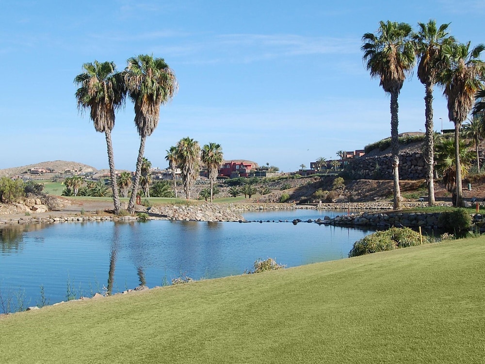Villa With Private Pool in the Golf Resort