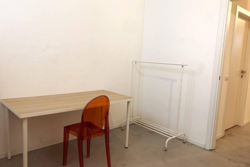 Inviting 2-bed Apartment in Milano