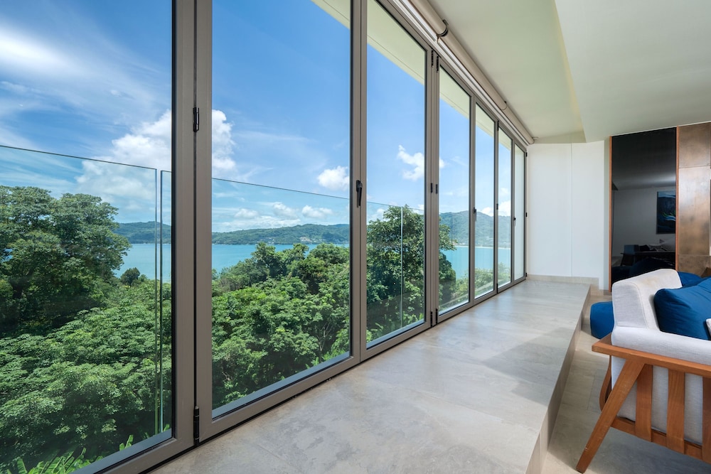 SeaView 3BR Apartment 812 in BluePoint
