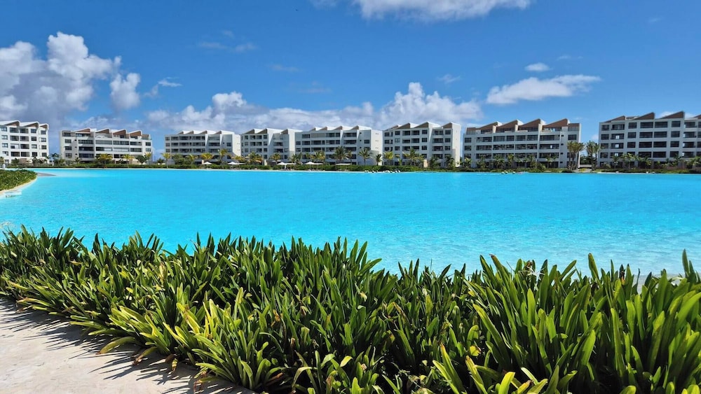 Luxury Beach Penthouse Jacuzzi & Lagoon View