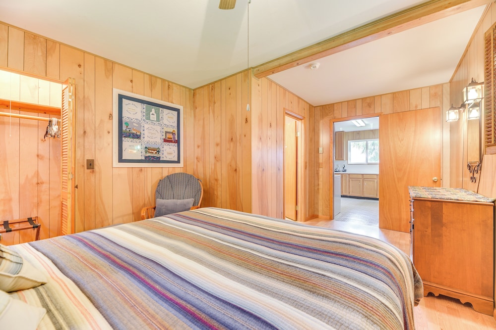 Waterfront Grapeview Escape w/ Boat Dock & Views! view 5