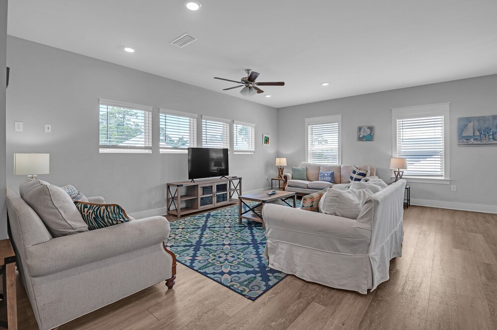 Pet Friendly Beach Retreat on 30a - Sleeps 14