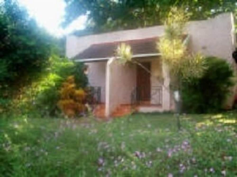 Canefields Country House