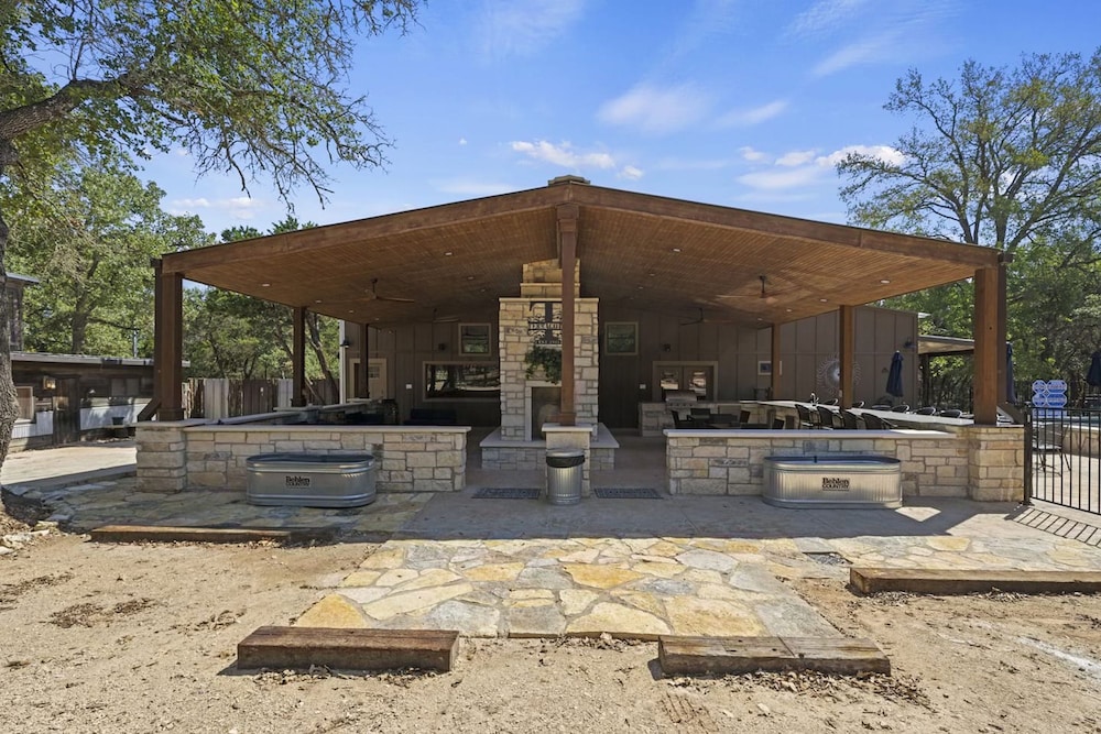 Luxury Retreat for 28 Terracotta Bliss Getaway