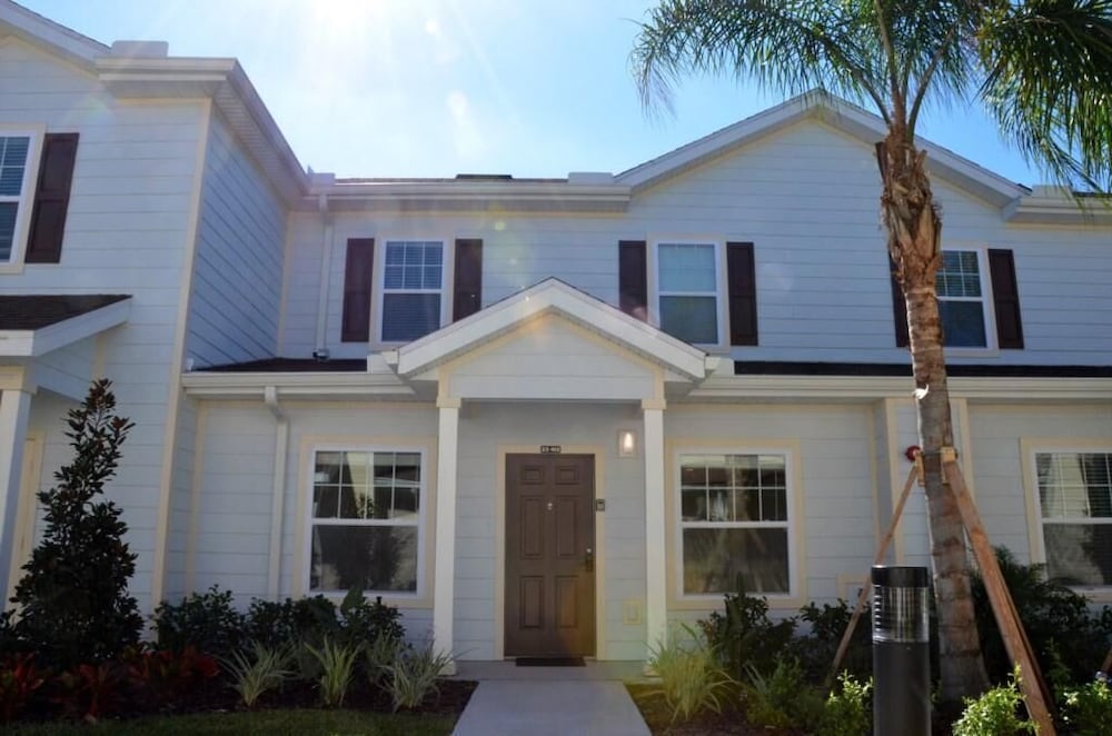 Lucaya 3 Bedroom 2 Bath Townhome With Flat Screen TV view 5