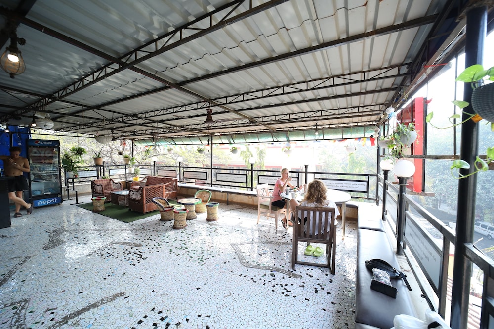 MAPLE ZOCIAL HUBZ-Hostel view 4