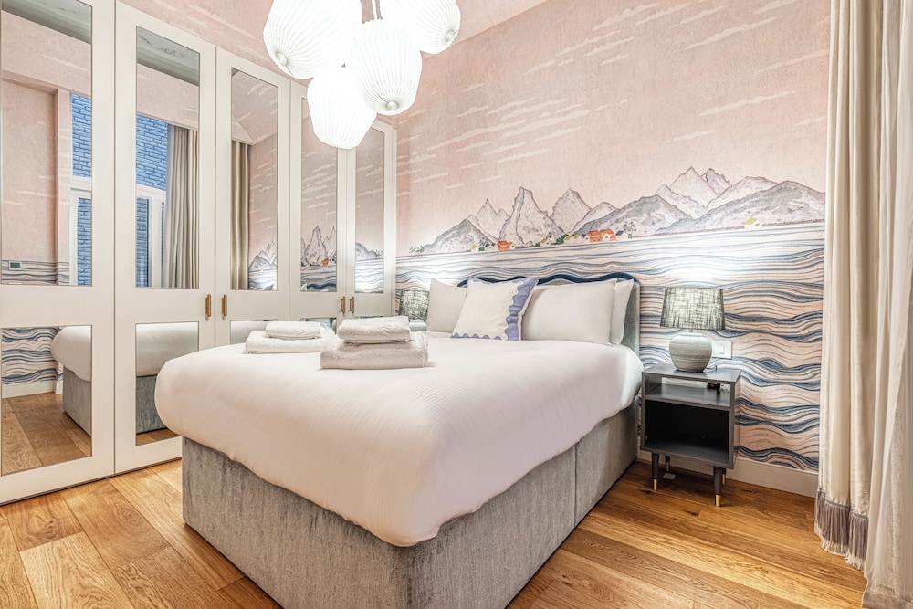 Luxury flats near Big Ben and London Eye