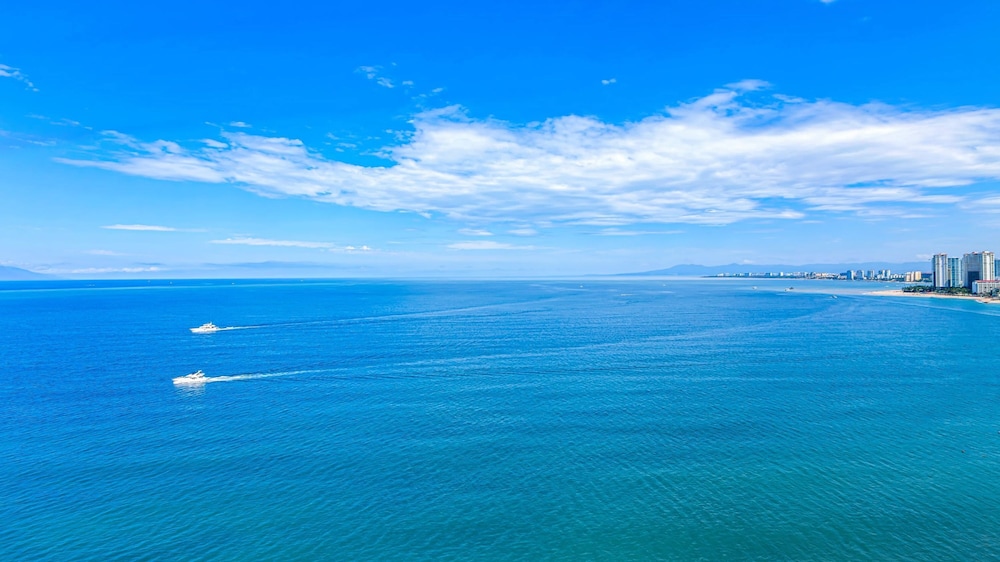Beachfront Luxury 4BR Penthouse With Incredible Ocean Views